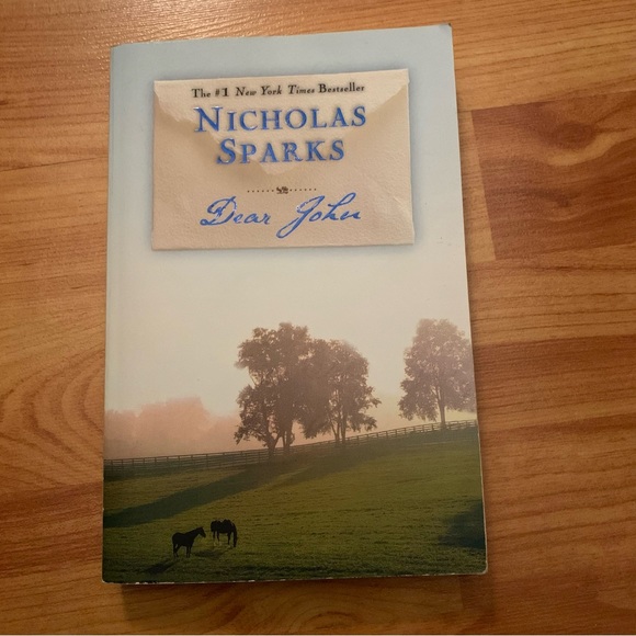 5 Nicholas Sparks Books one is a Hardcover - Picture 5 of 14